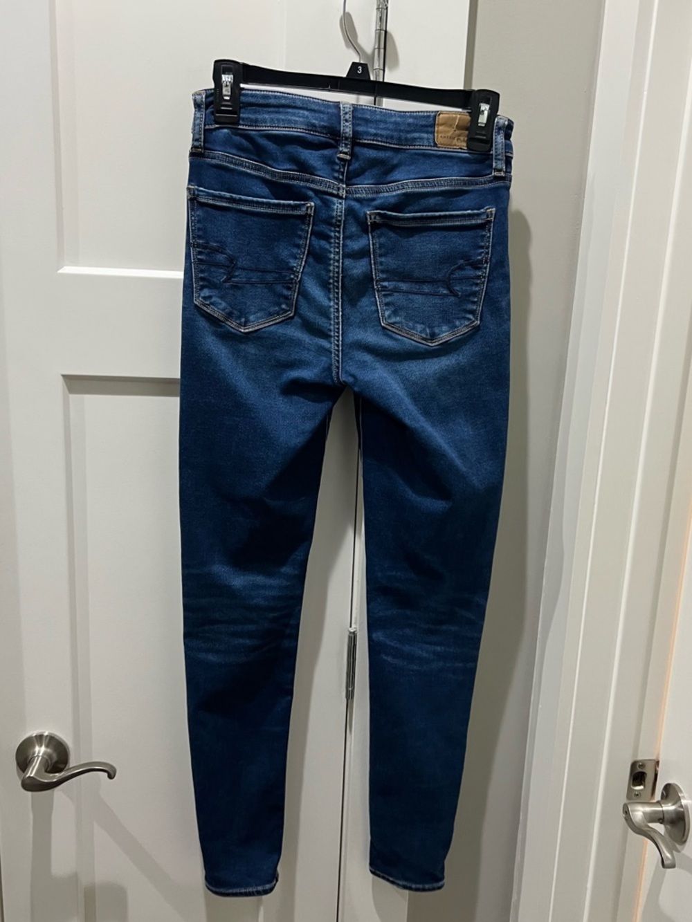 American Eagle Outfitters Women's Ripped Dark Blue Skinny Jeans - Picture 3 of 3